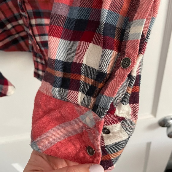Abercrombie and Fitch Plaid Buttondown - Picture 5 of 6